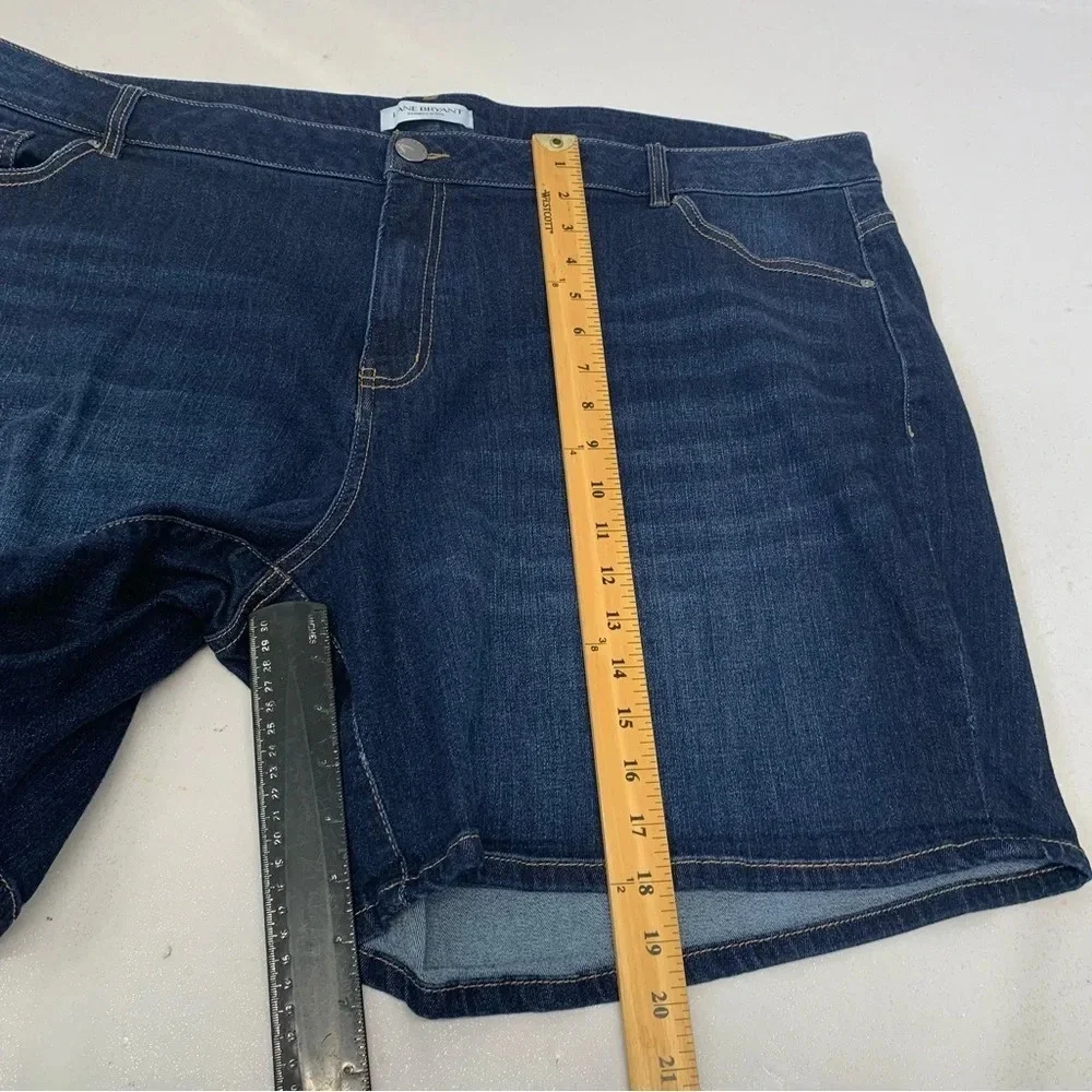 Lane Bryant Girlfriend Denim Shorts 26 Mid Rise  Dark Wash Pockets Stretch  Work